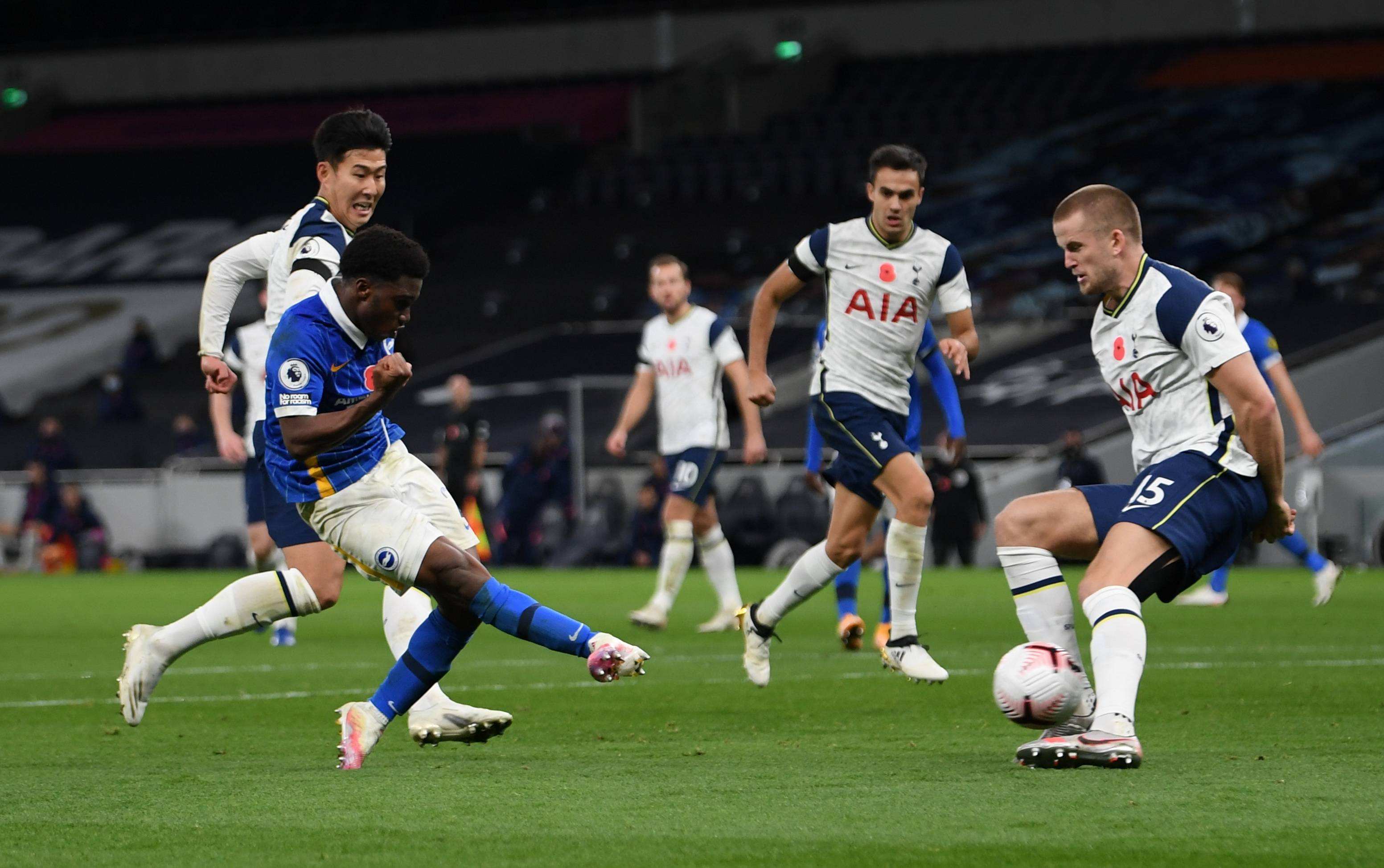 眼眶被塞尔塔球员打出血，结果收到黄牌（被塞尔塔球员打到眼眶出血，反而还吃到黄牌）