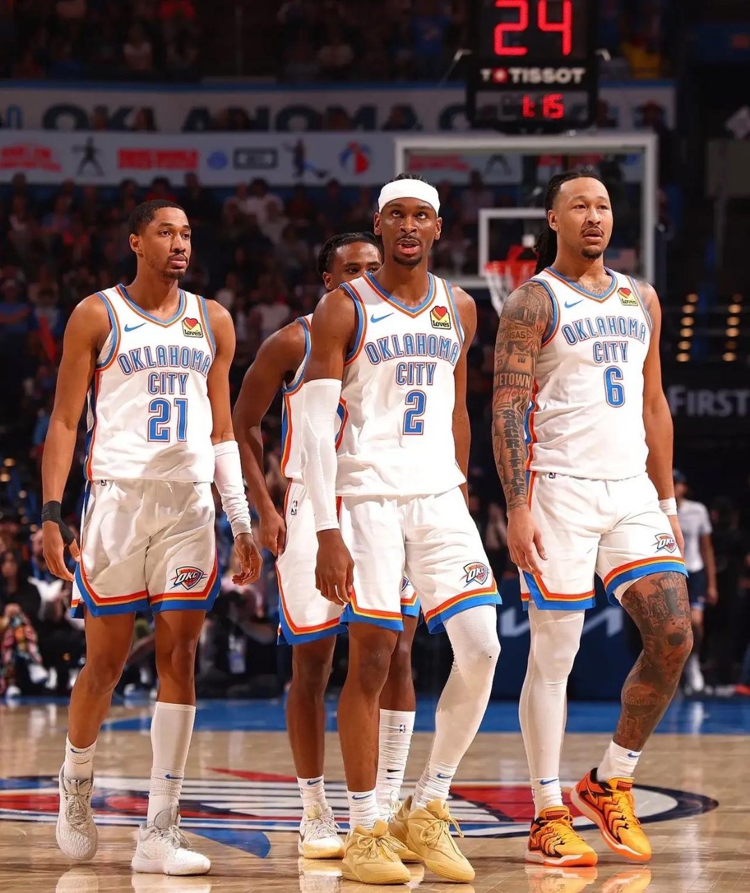 每体：杰拉德·马丁在左中卫上的表现，比其当左后卫时更亮眼（每体：杰拉德·马丁踢左中卫更出彩，强于担任左后卫时）