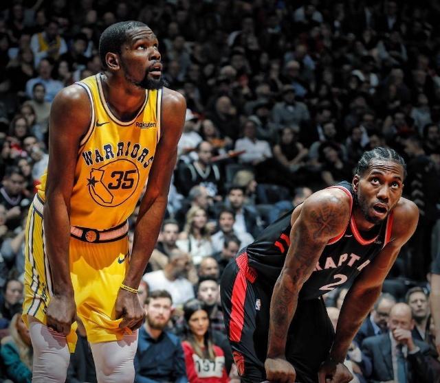 媒体人：山西男篮下午登上了前往杭州飞机，准备12日揭幕战（媒体人：山西男篮今日下午飞赴杭州，备战12日揭幕战）