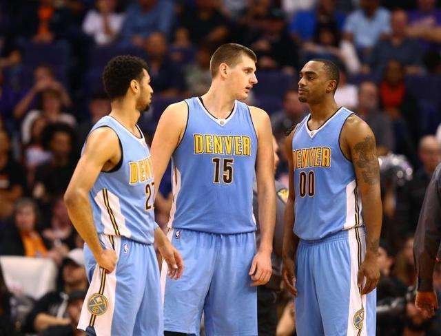 西媒：梅西造访诺坎普未提前联系巴萨，但俱乐部显然知情（西媒称梅西突访诺坎普未预先告知巴萨，俱乐部早已知情）