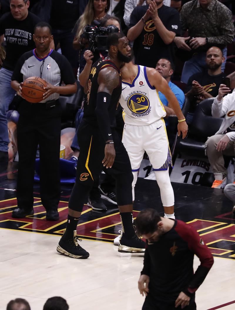 西蒙尼获第60场欧冠胜利，与克洛普并列主教练胜场榜单第7（西蒙尼斩获欧冠第60胜，与克洛普并列教练胜场第七位）