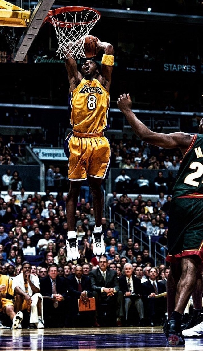 迪洛伦佐：赛后会和孔蒂复盘比赛；欧冠还有两轮还有机会晋级（迪洛伦佐：赛后将与孔蒂复盘，欧冠剩两轮仍有晋级机会）