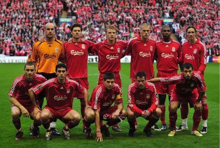 前锋连续三轮破门，全场观众沸腾（前锋三场连破门，点燃全场）