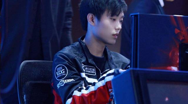 14次背靠 14次背靠